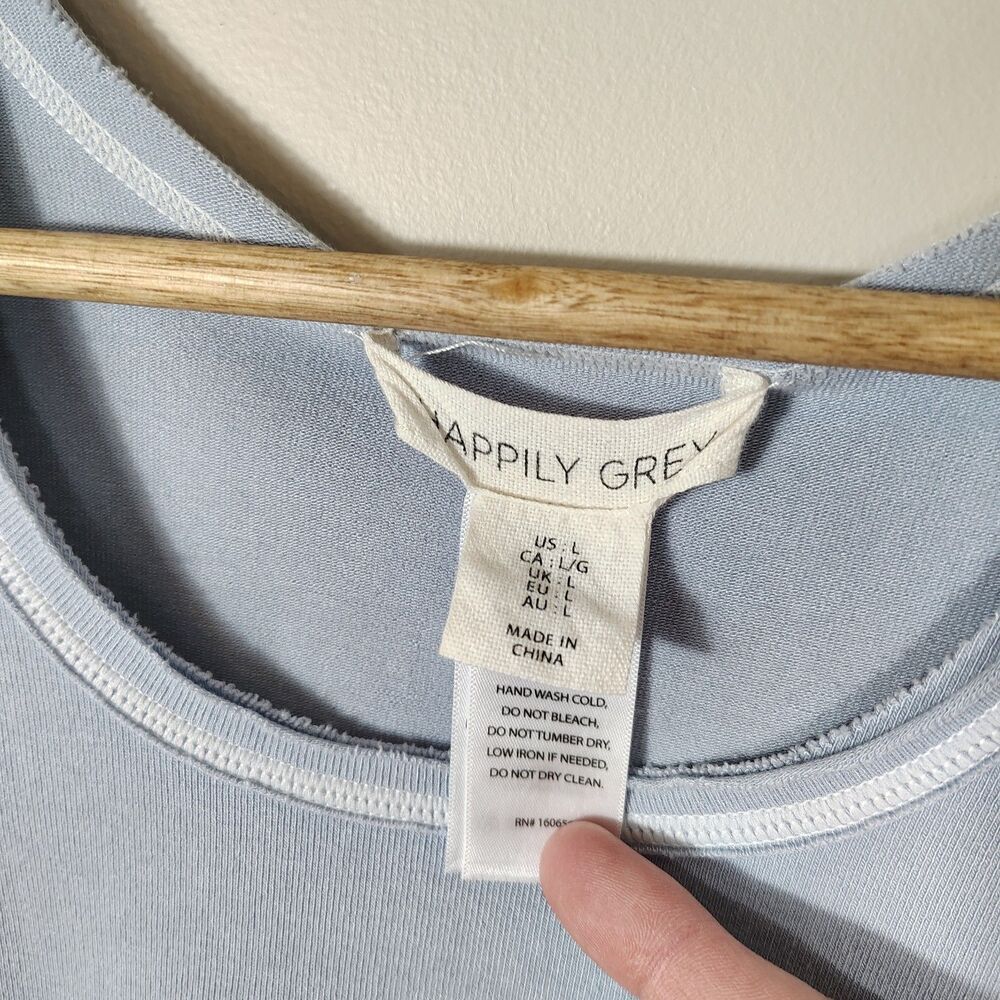 Minimalist Fitted Scoop Neck Tee Size L Stretchy Capsule Wardrobe Basic Clean - Picture 3 of 7